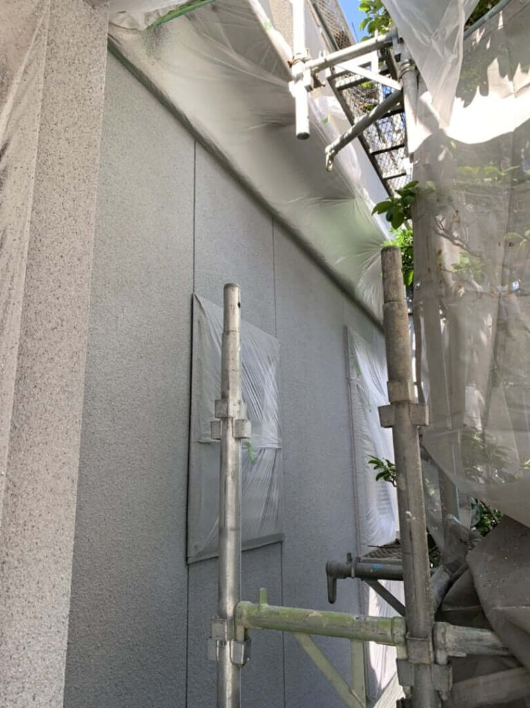 外壁塗装の準備!足場設置と養生の様子