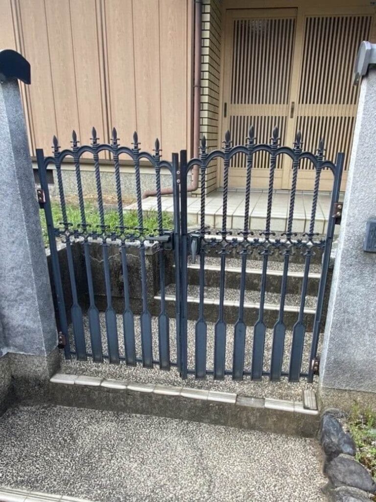 施工前の門扉