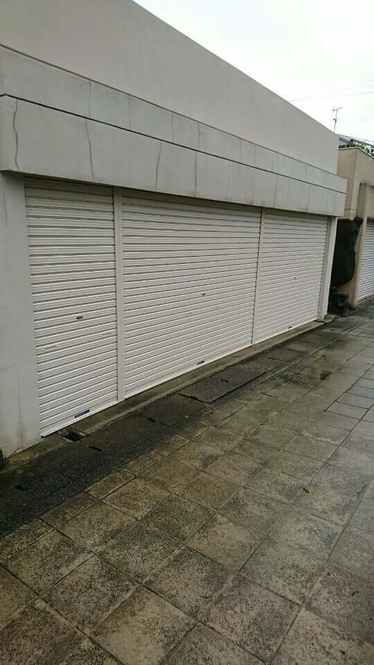 交換して新しくなったガレージシャッター