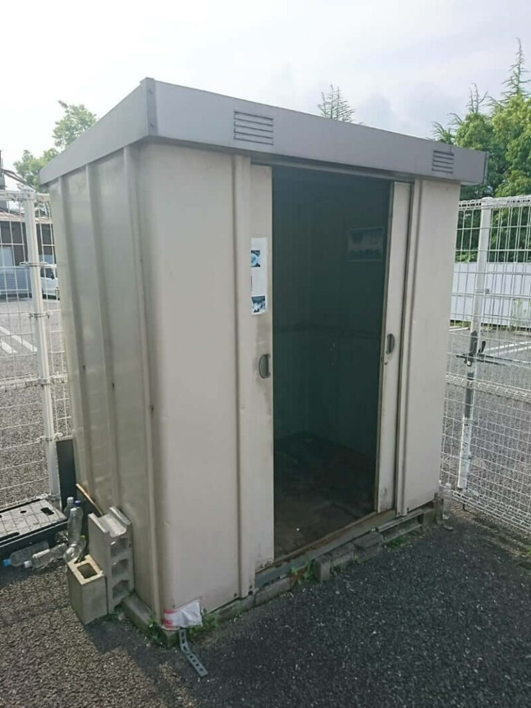 既存の物置を撤去