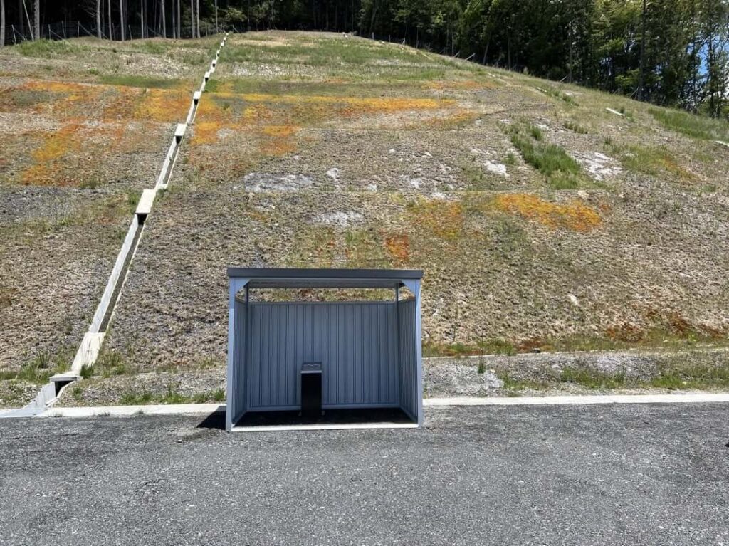 喫煙所屋根①