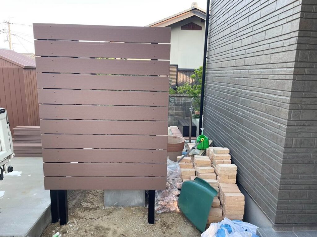 目隠しフェンス(エコモック)を設置した写真