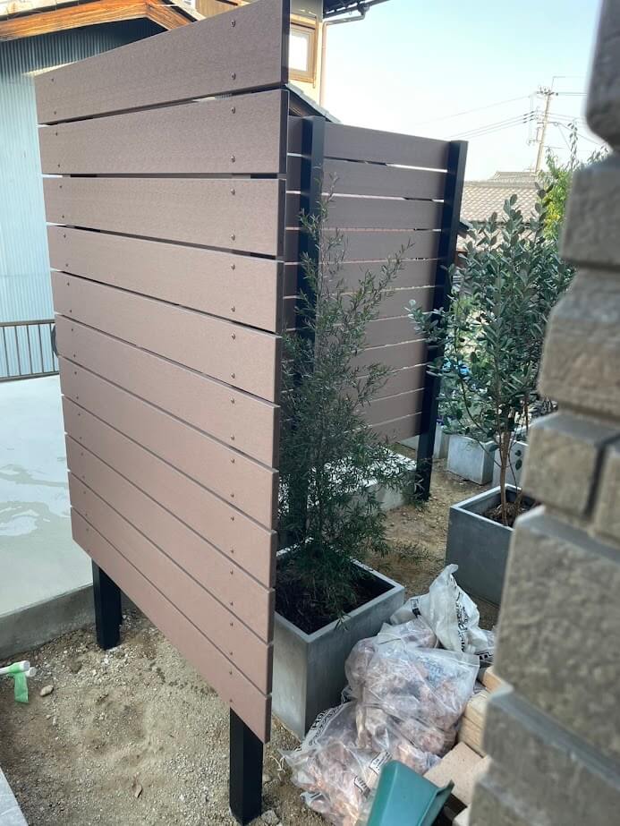 目隠しフェンス(エコモック)を設置した写真