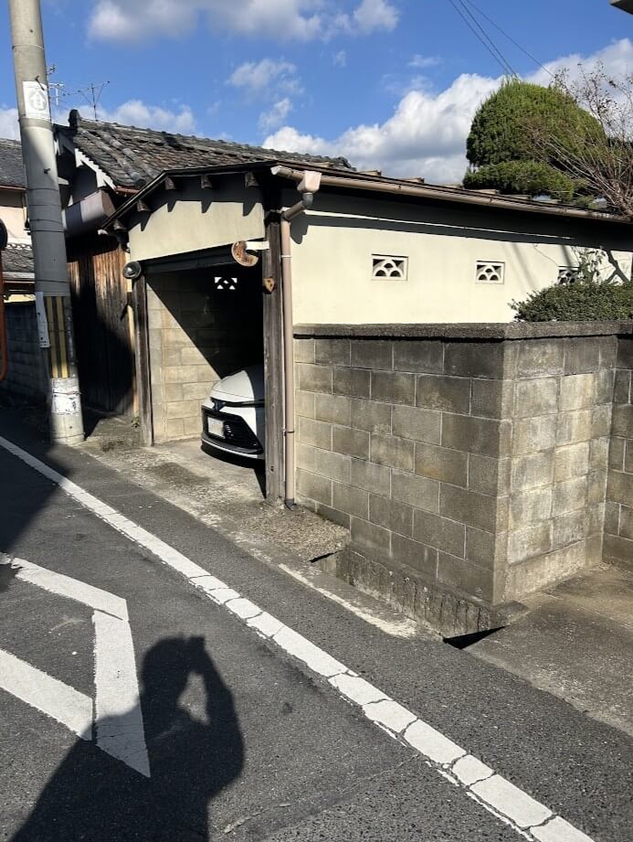 施工前のガレージとブロック塀