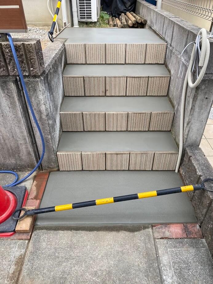 ブロックで出来た階段