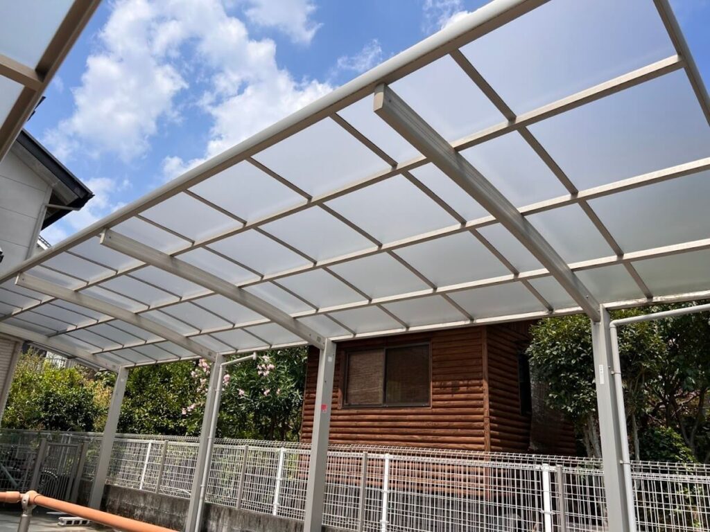 施工後のカーポートの屋根材