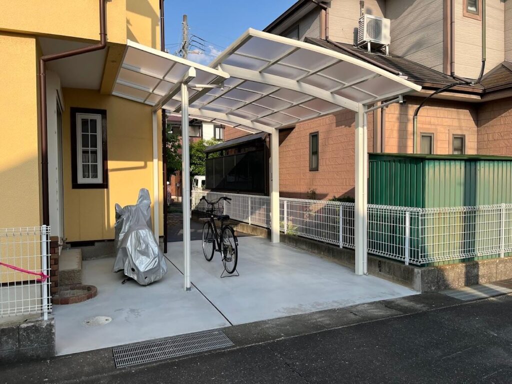 お庭から駐車場にリフォームした写真
