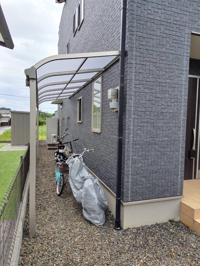 サイクルポートとして使えるようにテラス屋根を設置